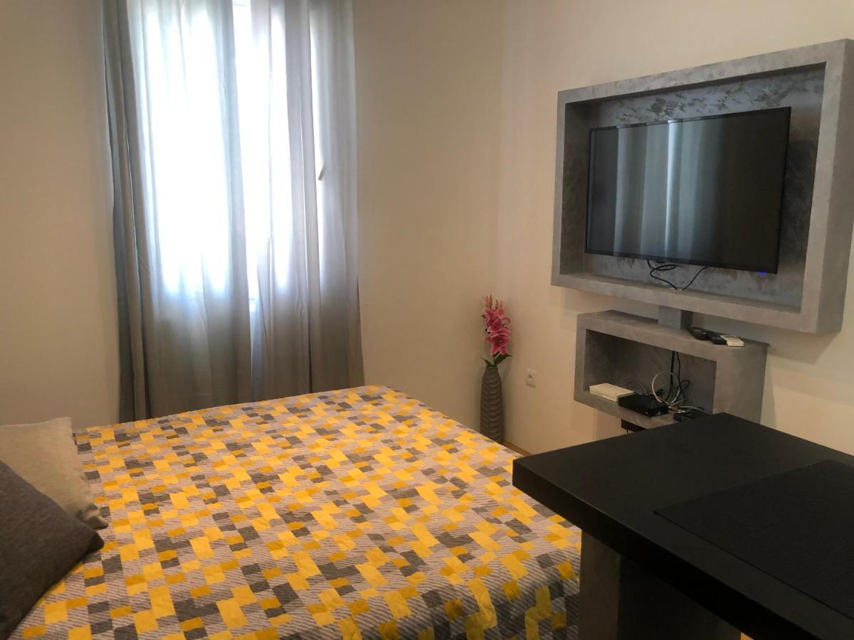 Matea Apartment Tivat Luaran gambar